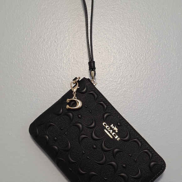 Coach  zip wristlet in signature leather Brand New - Picture 12 of 12